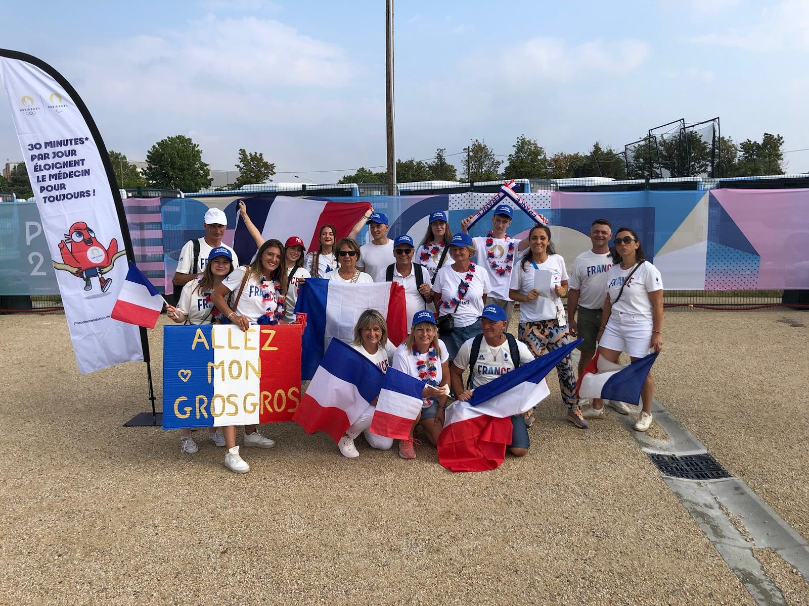 Groupe de participants à notre animation sportive pendant les Jeux Paralympiques, sensibilisation au sport inclusif.