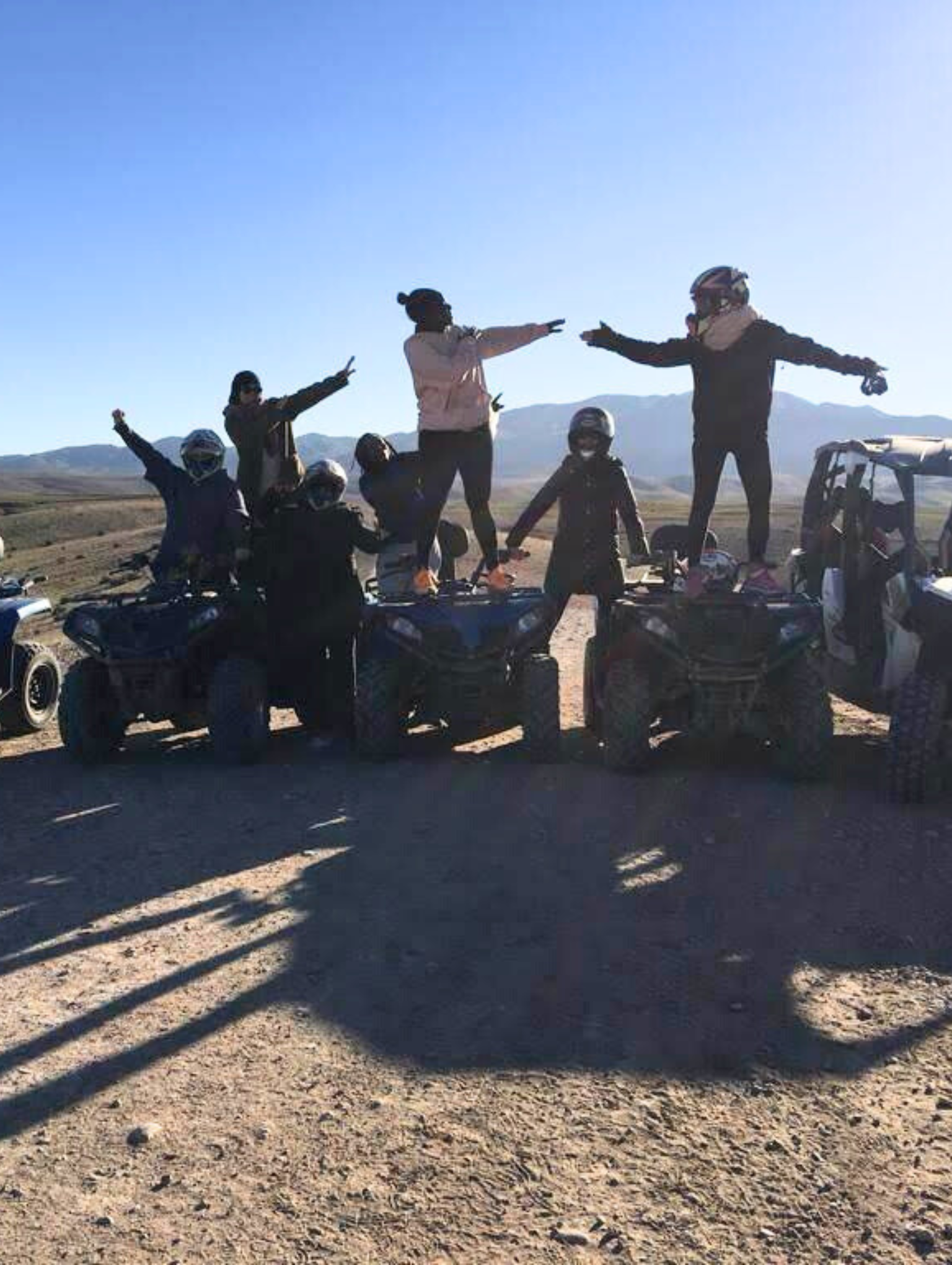 Participants d’un de nos stages sportifs sur des quads.